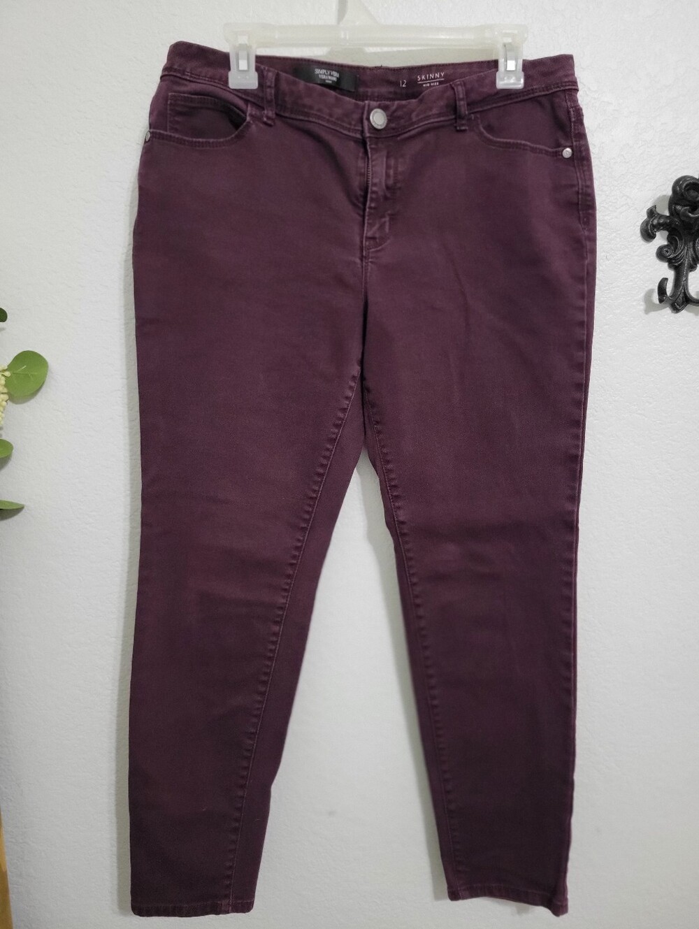 Vera Wang Skinny High-Rise Jeans in Plum